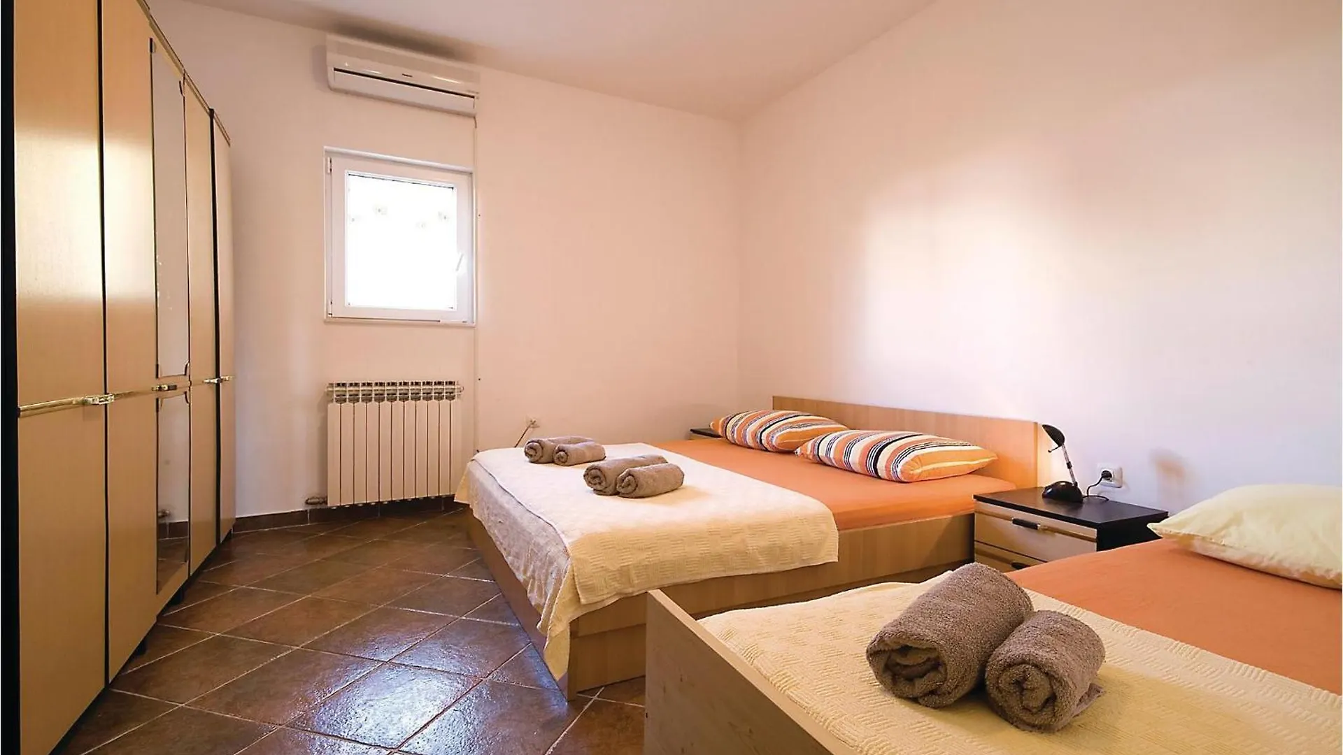 Lovely Home In Turanj With Outdoor Swimming Pool Сasa de vacaciones