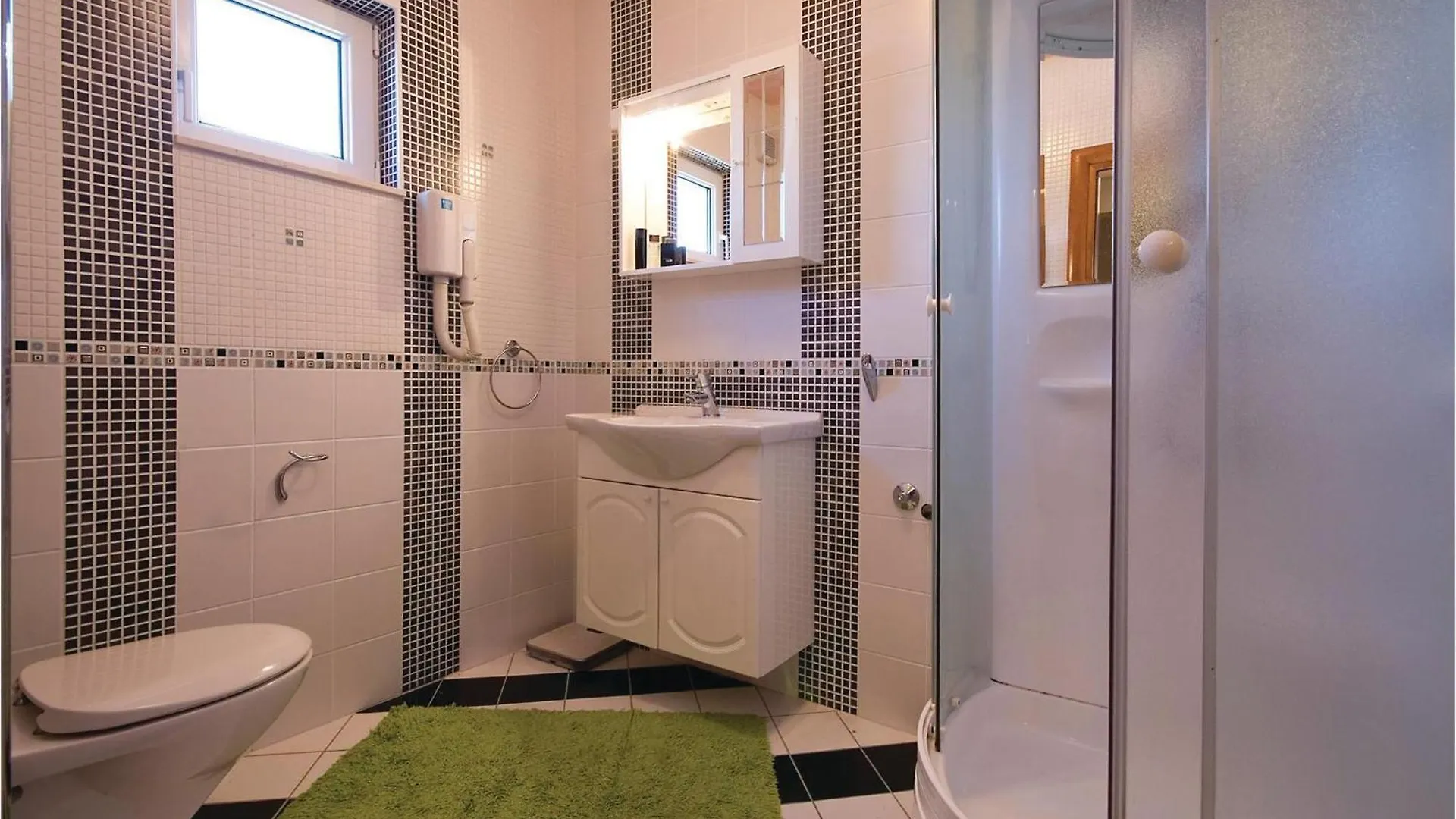 Сasa de vacaciones Lovely Home In Turanj With Outdoor Swimming Pool Croacia